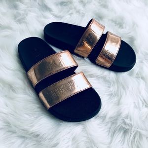 VS PINK Sliders
